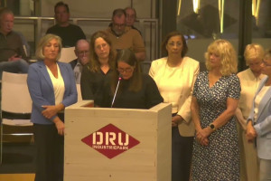 Gemeenteraad Oude IJsselstreek Neemt Unaniem Motie Aan Tegen Partnergeweld en Femicide